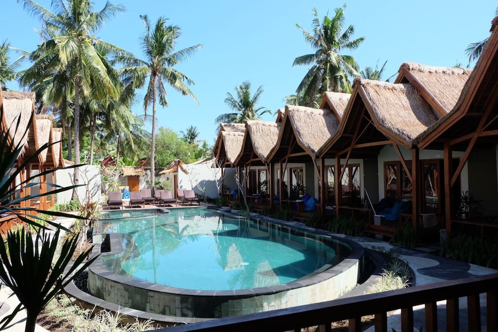 Swimming Pool & Exterior