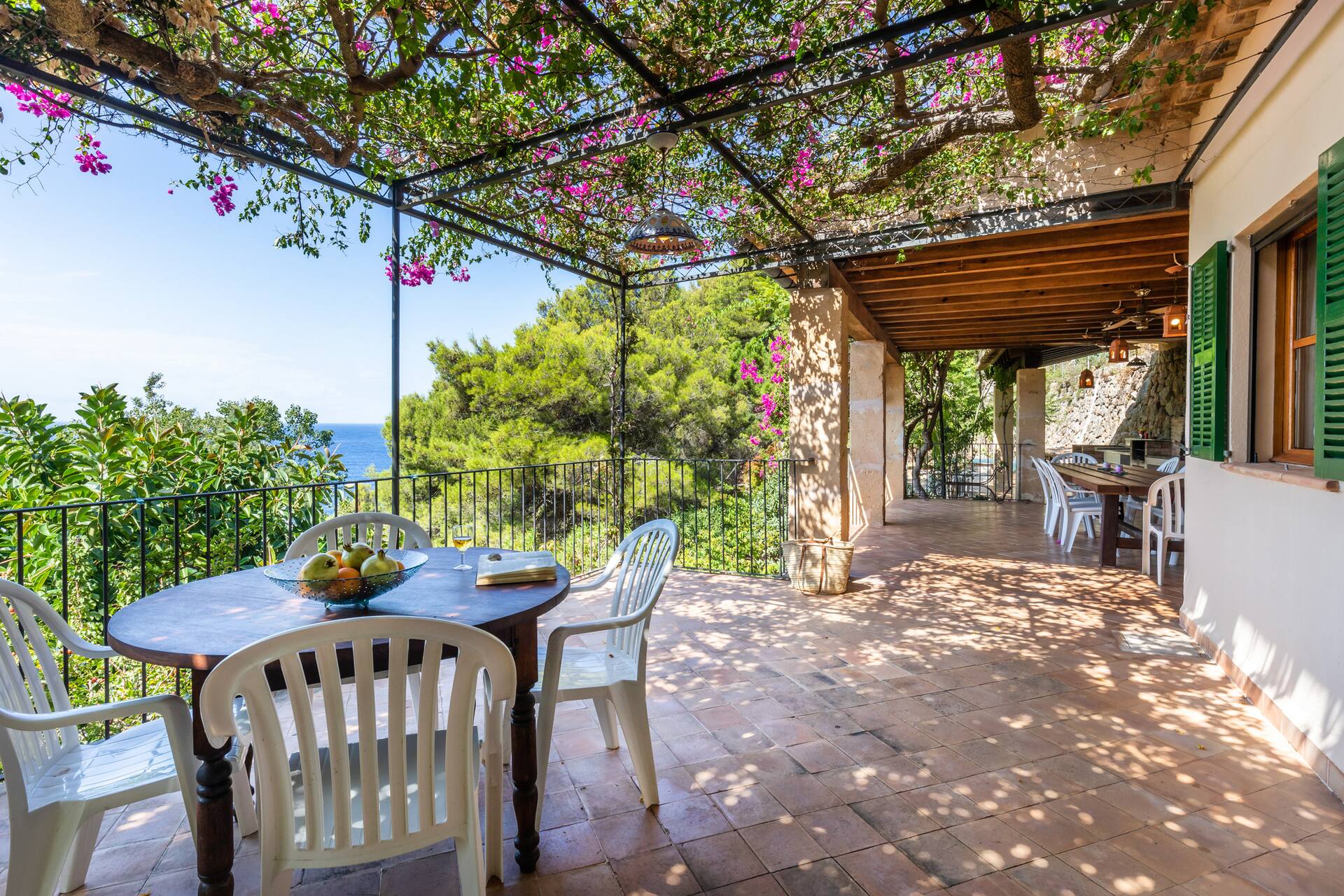 Stunning 3-bedroom villa w/AC & pool in Alconasser