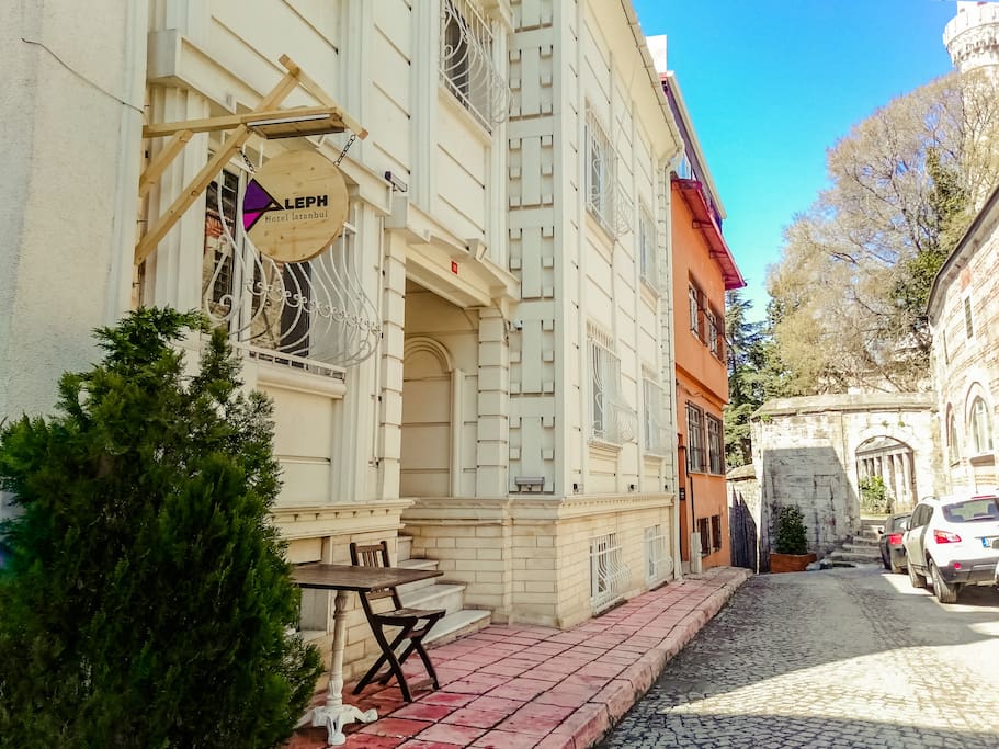 Aleph Hotel Istanbul - Exterior / Street