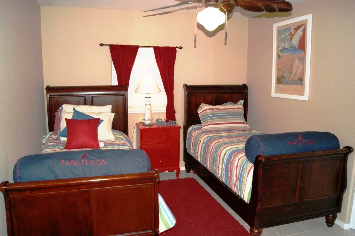 Spálňa s dvoma dvojčatami na 1. poschodí