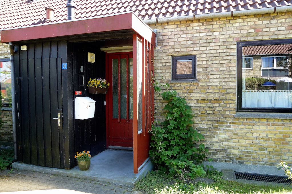 Indgangen til huset