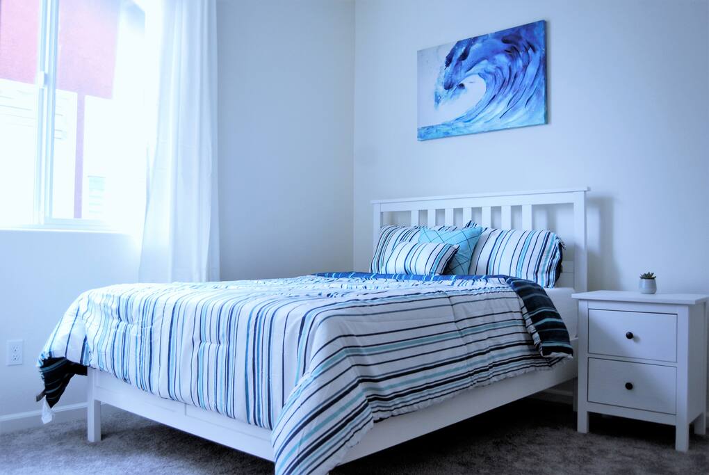 Our house is regularly taken care of by our professional house cleaners. You are staying at a superhost's home, we've been superhosts for over 2.5 years consistently. We look forward to hosting you! :) Premium full sized 12 inch thick memory foam bed for your comfort