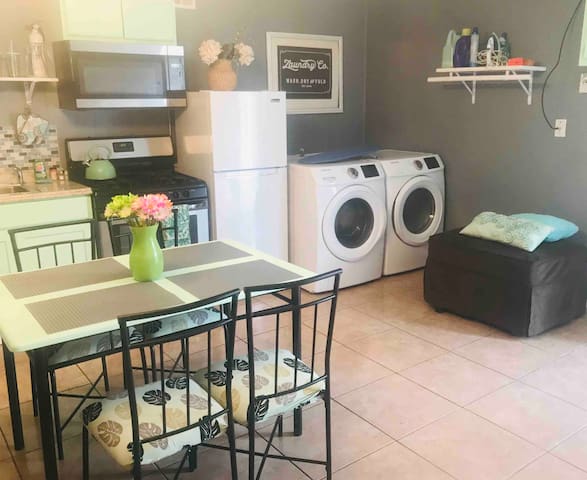 Modern and cozy studio near Hobby Airport