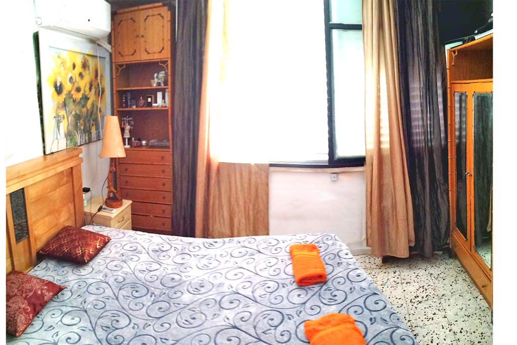 Bedroom panorama 3