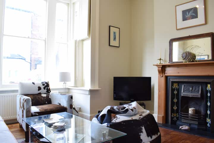 Charming 2 Bed Home 3 mins from Arsenal Station - Apartments for Rent in  Greater London, England, United Kingdom