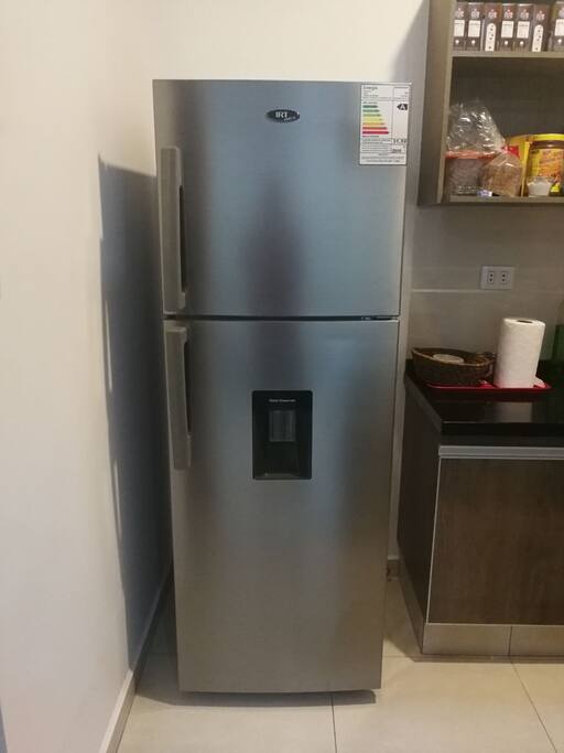 Refrigerador con dispenser de agua