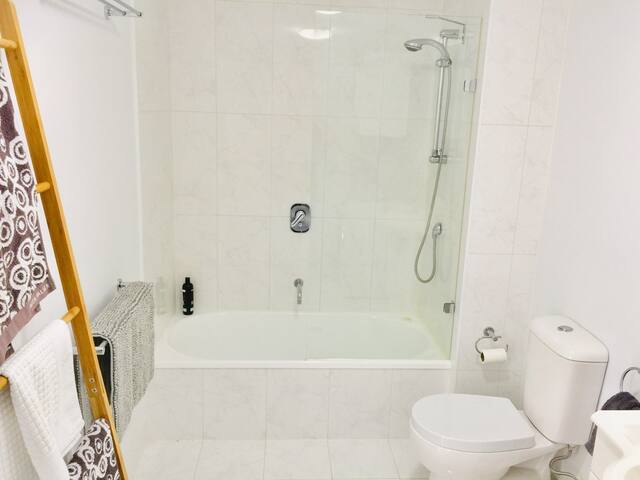 Botanic Gardens View Apartment gallery image 5