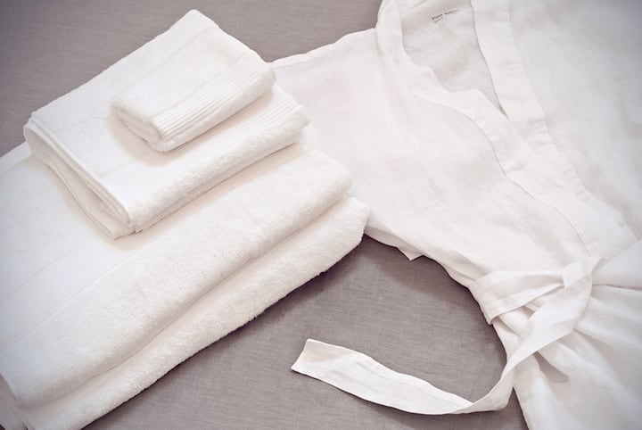 Taulo za pamba za kifahari na bafu za kitani katika vyumba vyote vya kulala