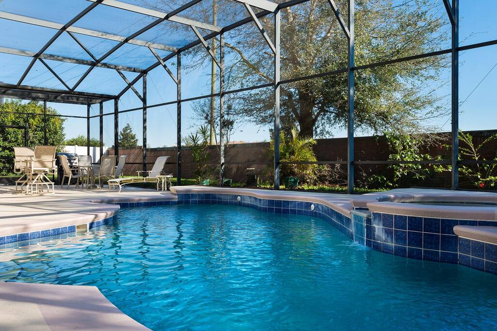 Endless summer paradise awaits