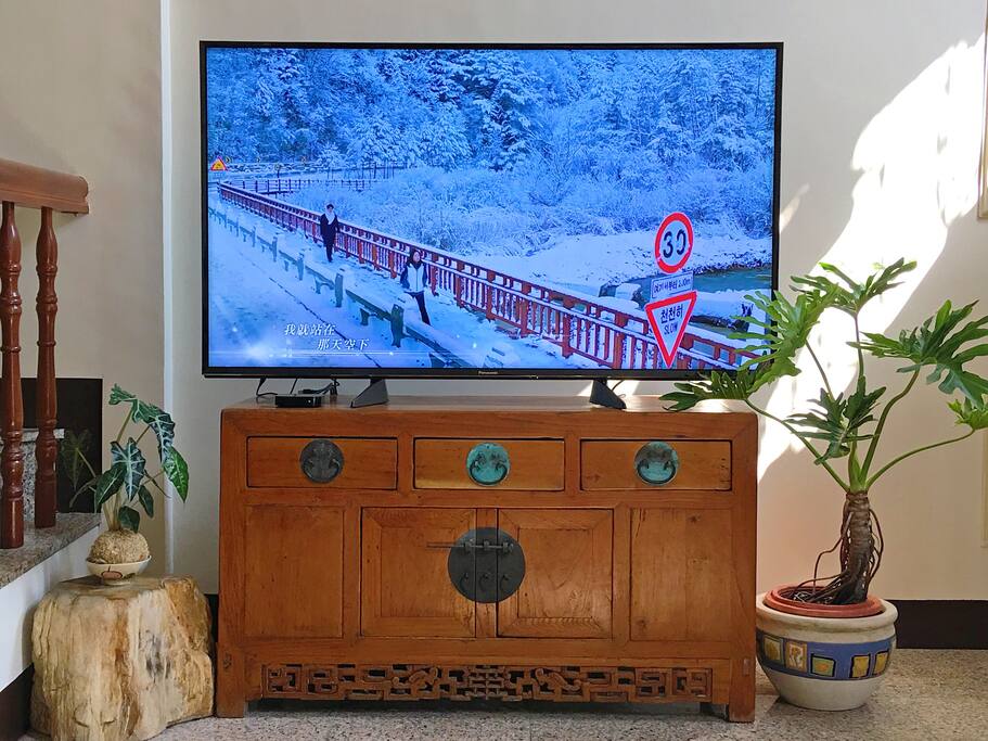 客廳,4K數位電視+Apple TV