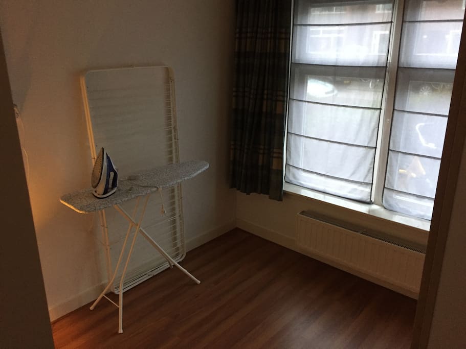2e slaapkamer, kan eventueel luchtbed in.