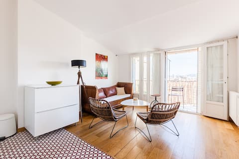 Popular Airbnb listing: Charming 2-bedroom attic apartment, with south-facing balcony, Boulevard Chave. in Marseille