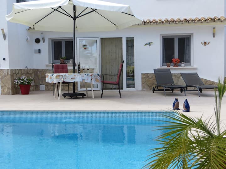 Moraira spacious apartment with private pool