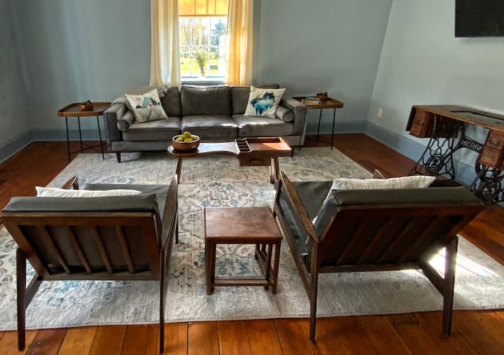 West Manor - Historic Gem With Modern Amenities - Kelleys Island, OH