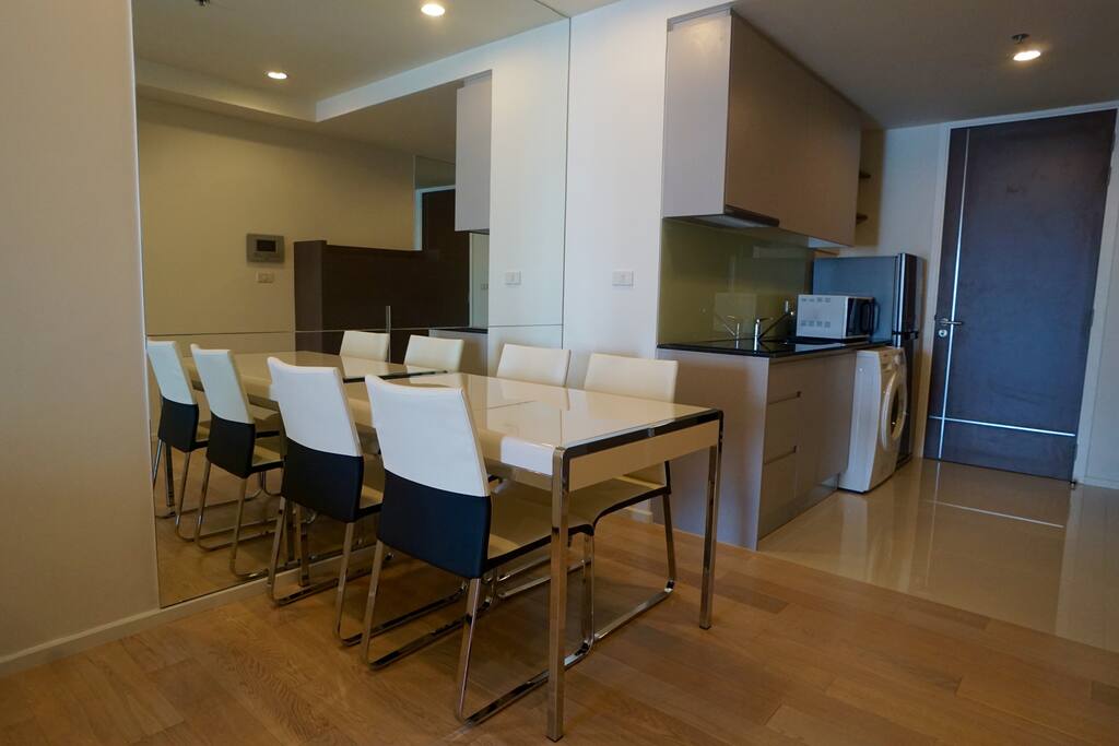 Dining Space & Kitchen
