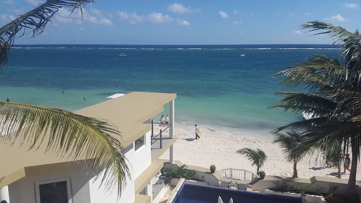 Casa Toucan 4 - Central Beachfront Vacation/Work!