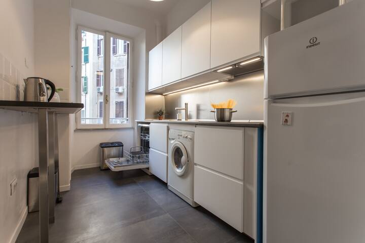 A Fancy Roman Experience luxury 3bdr 3baths gallery image 5