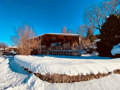 Chalet OPI – Large chalet in the center of Les Carroz