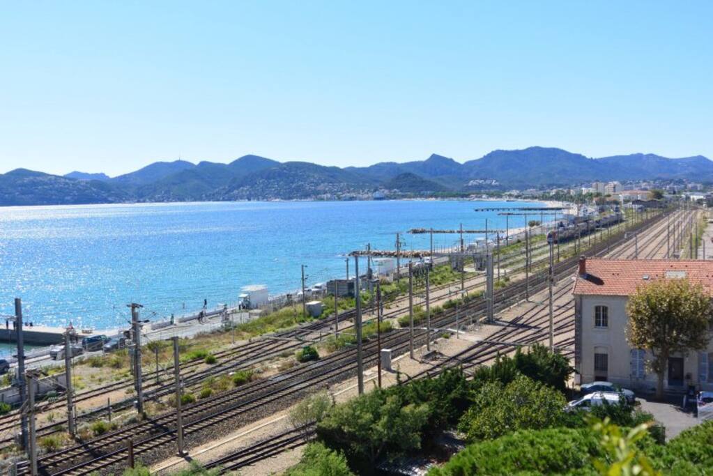 grande terrasse exposée ouest avec vue mer !