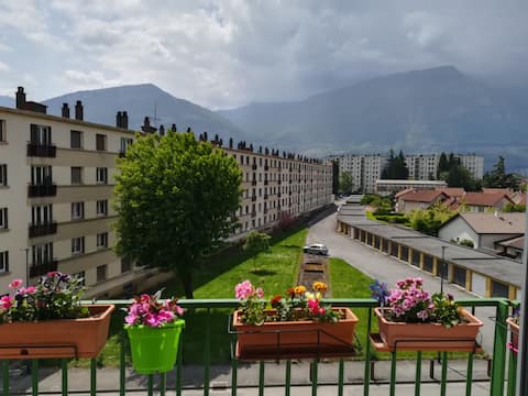 A proximité de Grenoble et des stations de ski