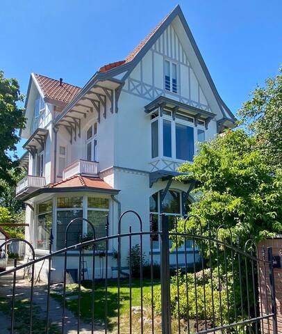The Hague Poolvilla (between beach and citycenter