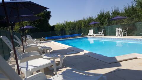 La Grange 3 Bedroom 2 bathrooms 8/9 people