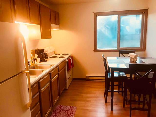 Hazen-Nice 1 Bedroom Apartment Ground Floor!