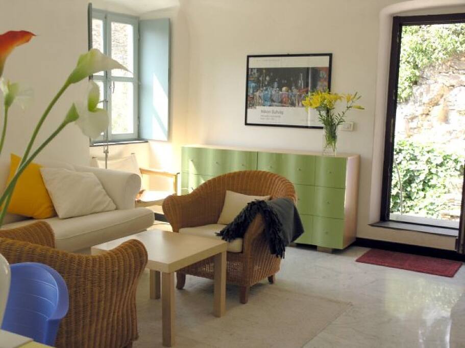 Bright airy sitting room