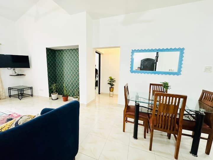 Dining area image 1