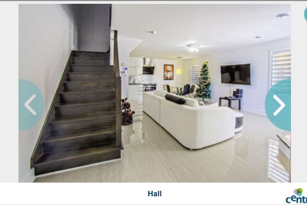 The staircase is quite wide for the second floor bedrooms and it doesn't cut any view from the first floor