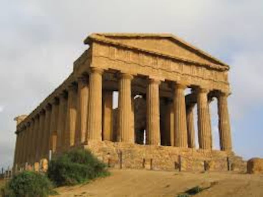 a 5 minuti d'auto il tempio della Concordia nella valle dei templi