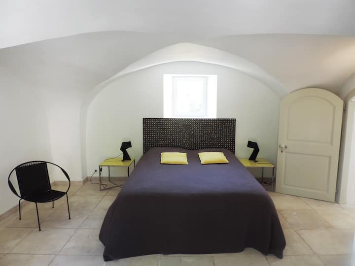 საძინებელი 4