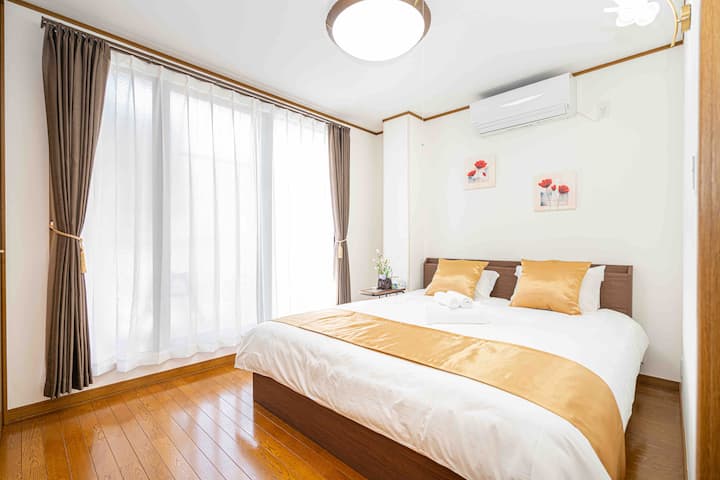 חדר שינה מגניב בקומה השנייה (1.7 מטר רוחב) 2 מדלן, סימונס מדדרס מפוארת לשינה מרגיעה