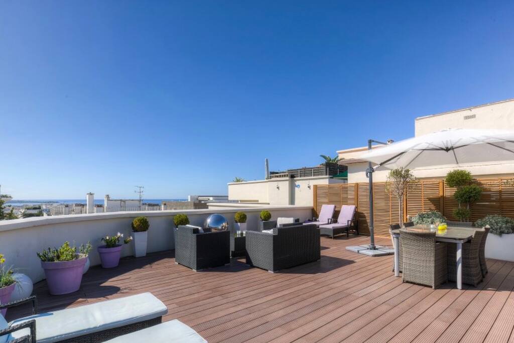 We love sunbathing up here.