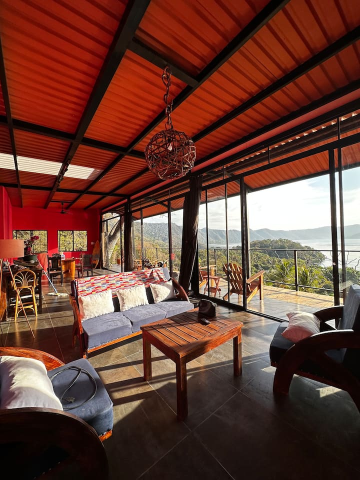 Yes, You Can Have It All At Lago De Coatepeque - エルサルバドル