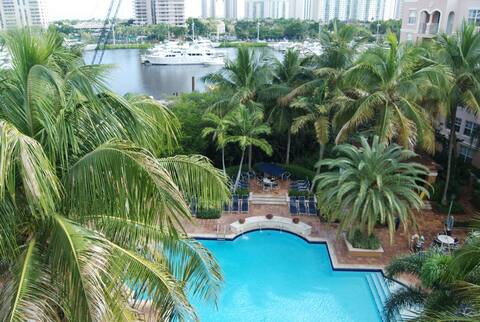 The Yacht Club at Aventura 2/2 Bed. Golf View