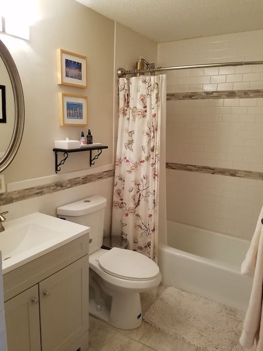 Tiled bath, new vanity, renovated in 2014