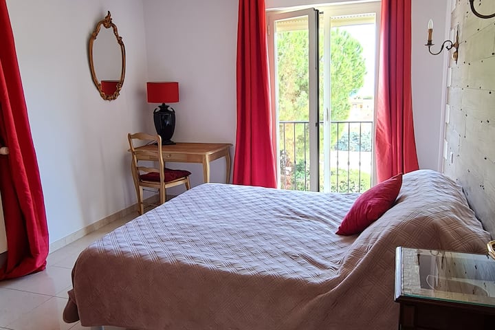 ห้องนอน 1 เตียงขนาด 200 × 160