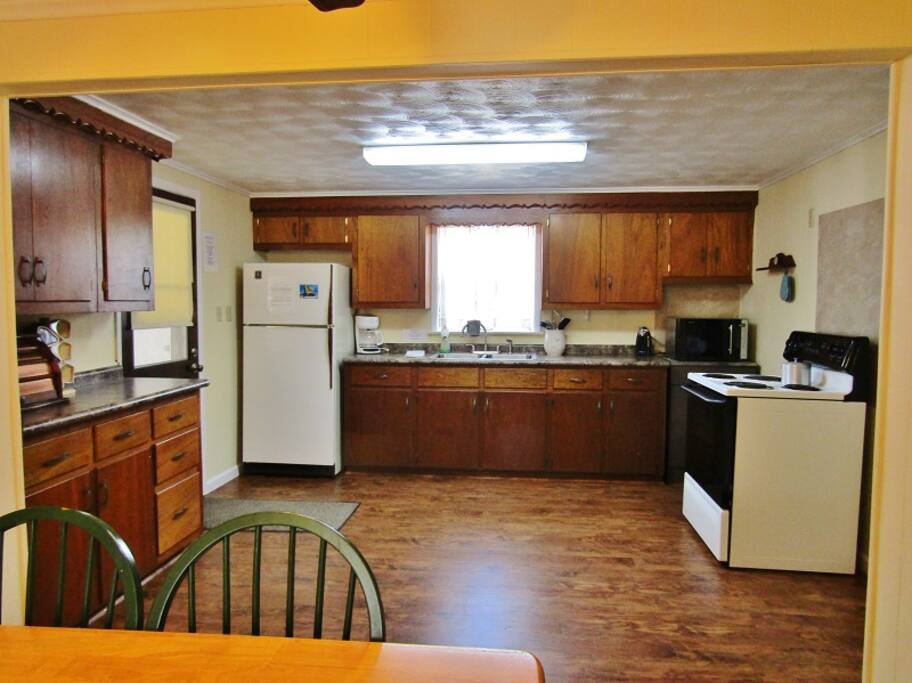 Full kitchen