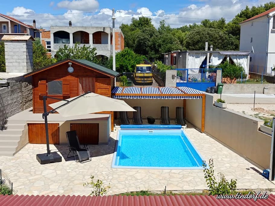Blick auf Pool