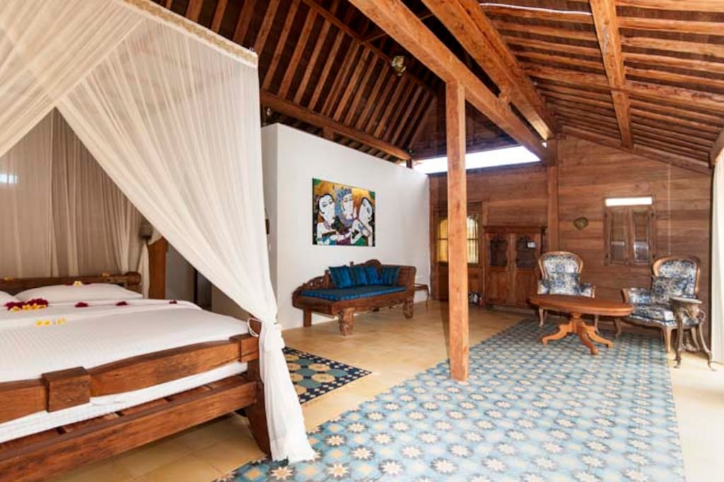 Queen Bedroom