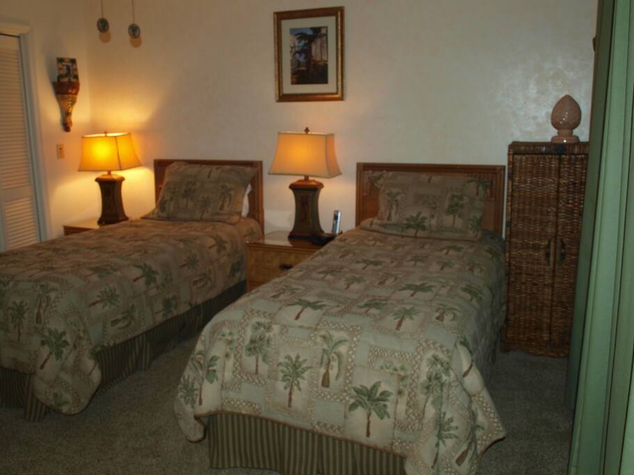 Upstairs twin bedroom