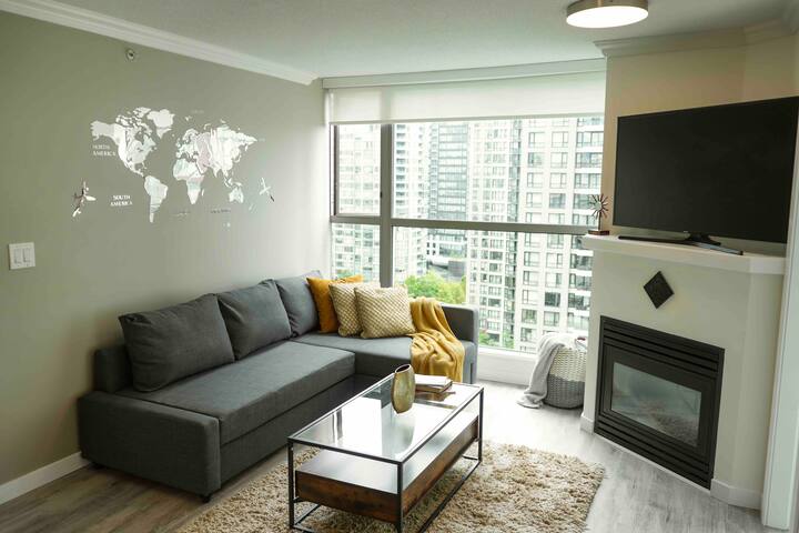 Lovely condo in heart of Downtown gallery image 5
