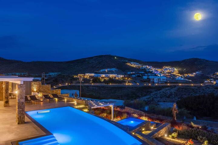 Black Pearl by Bestofmikonos gallery image 4