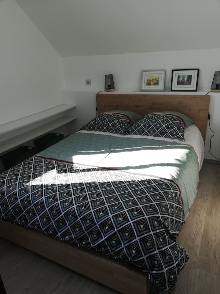 CHAMBRE parentsale; iluminado confortable 140X200