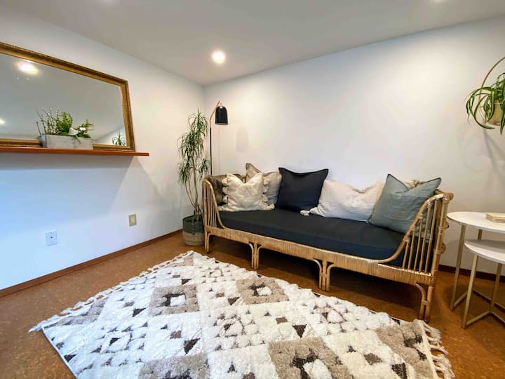 Beautiful Loft Walking Distance To Ganges Town - Île Saltspring