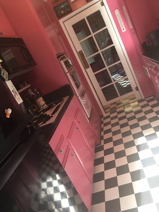 Clean "retro" kitchen with new appliances coming!