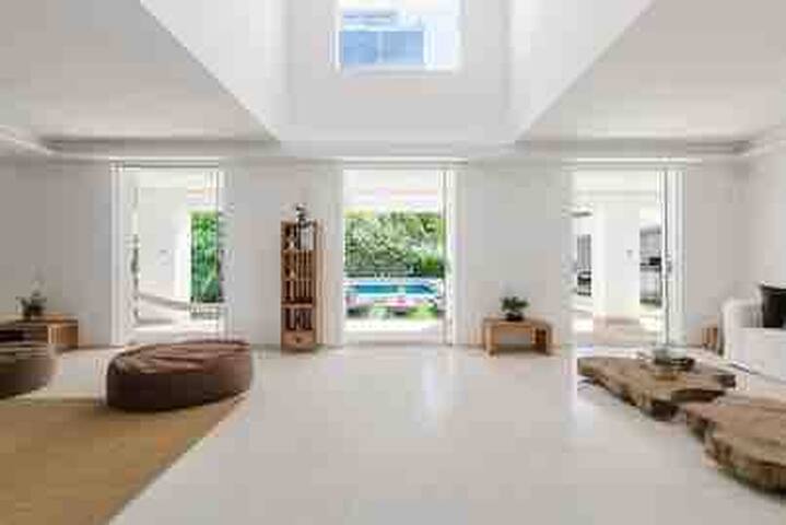 THE VILLA MARINA | BOUTIQUE HOUSE | BARRA gallery image 4