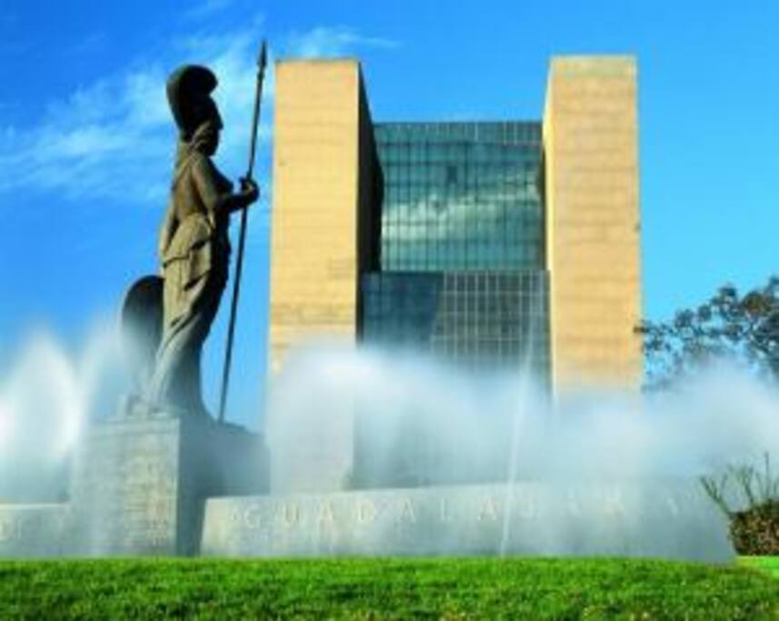 + A unas cuantas cuadras de tu hospedaje.
*Glorieta Minerva and Hotel F Americana few blocks away of your lodging.