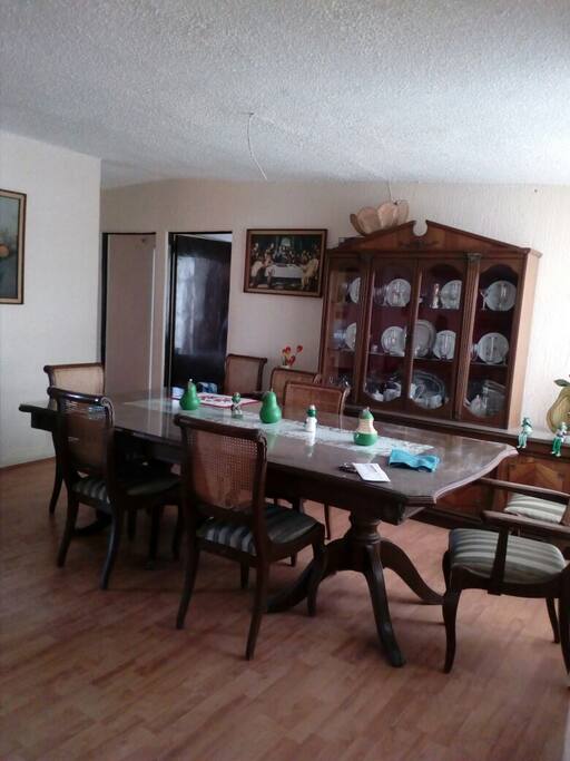 Amplió comedor para ocho personas